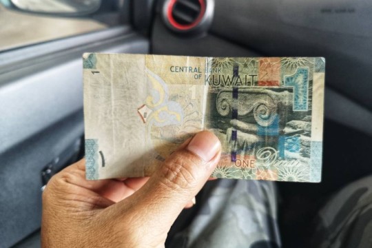 Cash usage falls to 30% in Kuwait amid digital shift-Kuwait