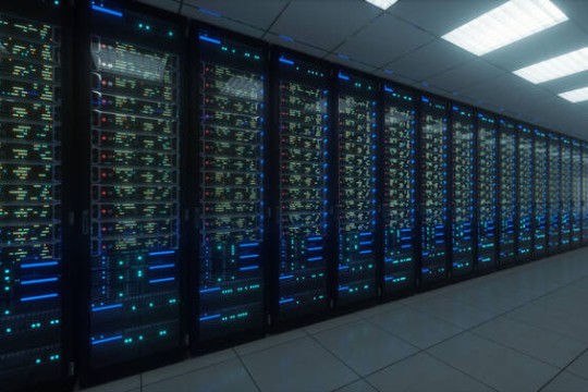 Sunlight holds key for Gulf data center cooling says tech giant CEO