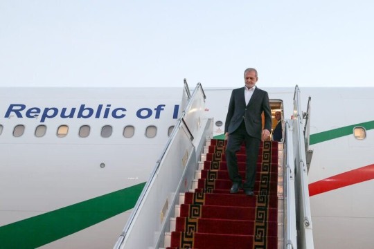 Pezeshkian visits Hormozgan to inaugurate projects, highlight economic potential-Iran