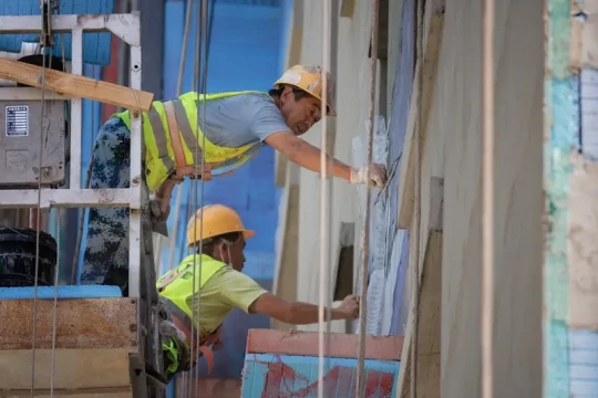 Chinese Entry Into Iranian Construction Market Raises Concerns