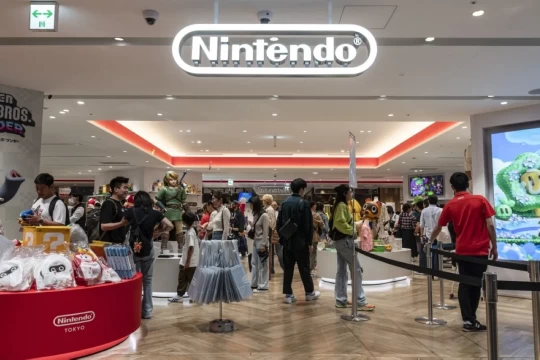 Nintendo lifts annual profit forecasts
