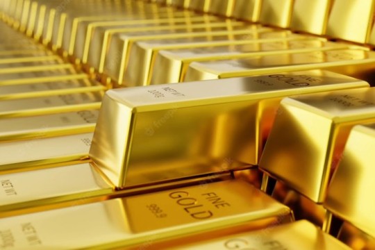 Gold drops over 5% as rate hike expectations intensify