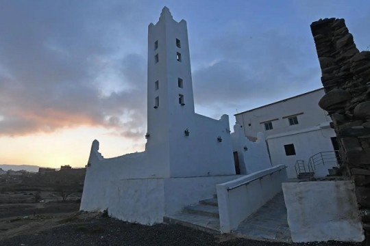 Saudi Arabia completes restoration of ancient mosque in Aseer