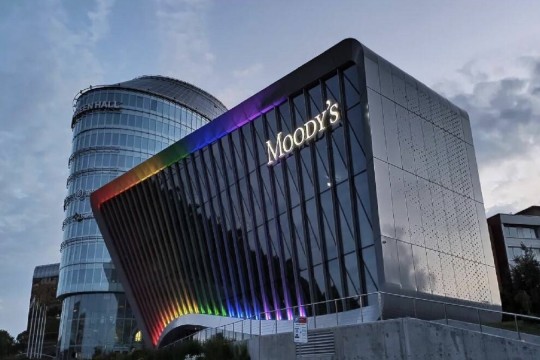 Moody's revises Egypt's outlook to negative