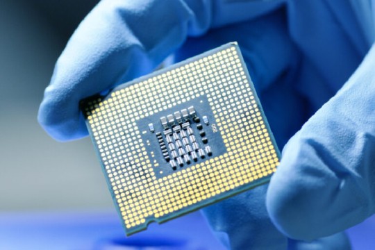 Oman to have centre of excellence for semiconductors-Oman