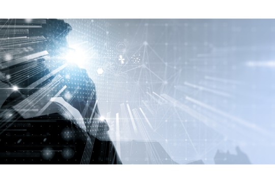 AI Redefined تكتسب زخمًا من خلال الاستثمار الجديد، وتتوسع إلى أوروبا، وتُعيّن قدامى المحاربين في الصناعة في أدوار قيادية رئيسية