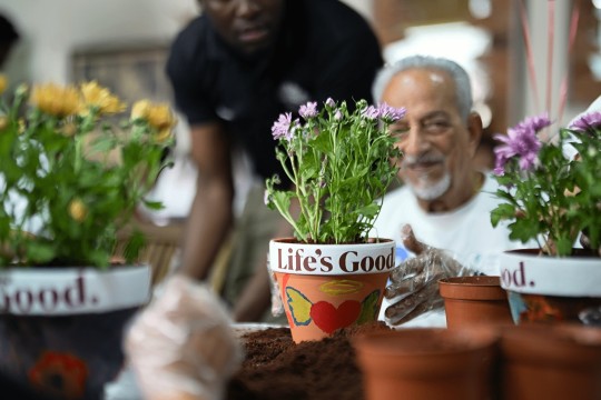 دعماً للمجتمعات المحلية واحتفاءً بمبادرة "أبطال إل جي" دبي