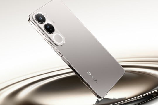 vivo تكشف النقاب عن هاتفV40 Lite  الذي يتميز بلمسة مذهلة بلون التيتانيوم الفضي ونظام إضاءة الهالة المدعوم بالذكاء الاصطناعي