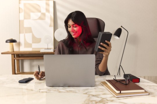 Red Light Therapy on the Rise as UAE Residents Struggle with Sleep & Skincare, New Report Reveals