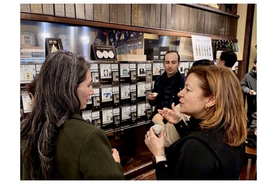 أعلنت جمعية Japan Sake and Shochu Makers Association عن بيانات صادرات الساكي لعام 2024: صادرات قياسية إلى 80 دولة، بزيادة 6% على أساس سنوي