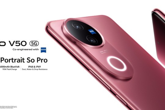 التقطوا الذكريات العائلية الدائمة مع هاتف vivo V50 بعدسات زايس لتصوير البورتريه الاحترافي