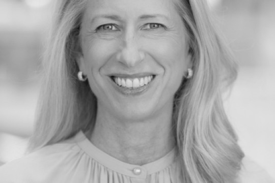 رشحت The Estée Lauder Companies كلاً من Dana Strong، الحائزة على وسام الإمبراطورية البريطانية (CBE)، وAnnabelle Yu Long، للانتخاب في مجلس إدارتها.