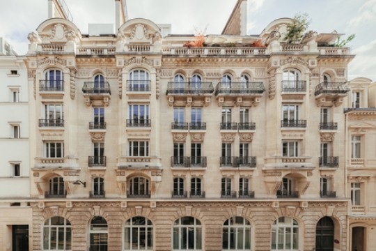 شركة The Estée Lauder Companies تفتح أتيليه عالمي للعطور في باريس، في خطوة تهدف إلى تعزيز الابتكار من الجيل التالي في مجال فنون العطور