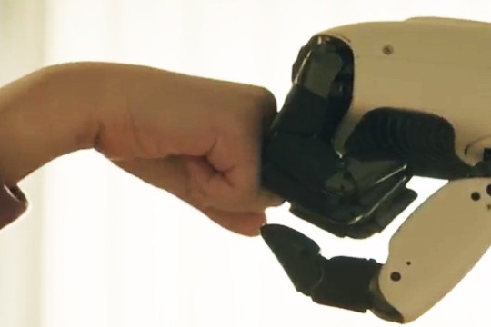 إل جي تكشف عن روبوتها المنزلي المتطور في معرض الإلكترونيات الاستهلاكية 2026 وتشارك رؤيتها "منزل بلا عناء"