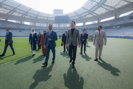 Sultan bin Ahmed visits Shanghai Film Studios, Film Park and Stadium