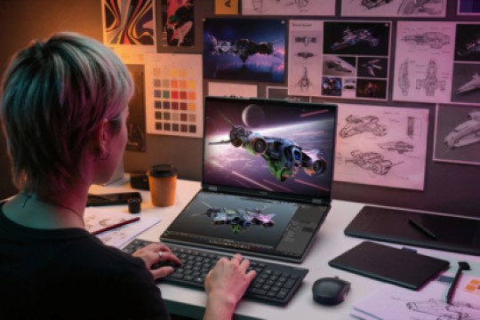 Lenovo تكشف عن أجهزة كمبيوتر شخصية تعمل بالذكاء الاصطناعي التكيفي، ومفاهيم معيارية، وإطلاق Lenovo Qira في مؤتمر MWC 2026