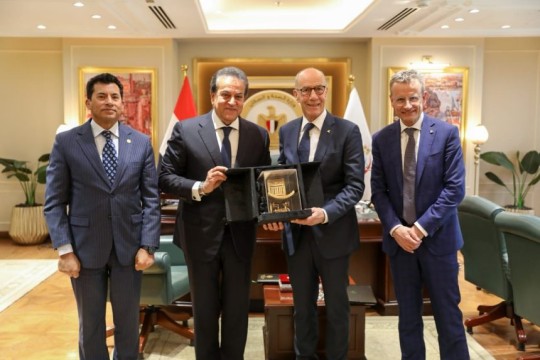 Egypt’s health, youth ministers discuss strengthening ties with FISU